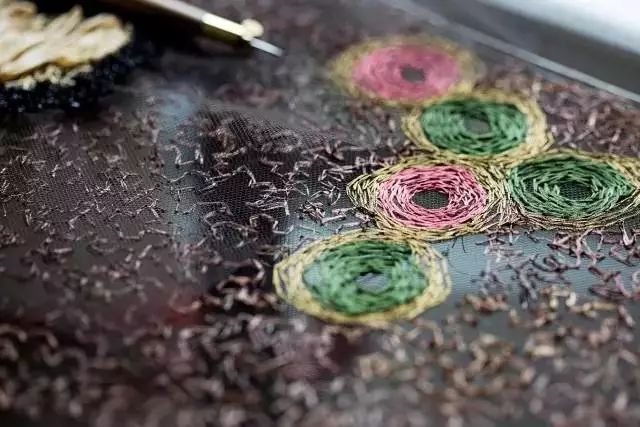什么是高級刺繡定制？